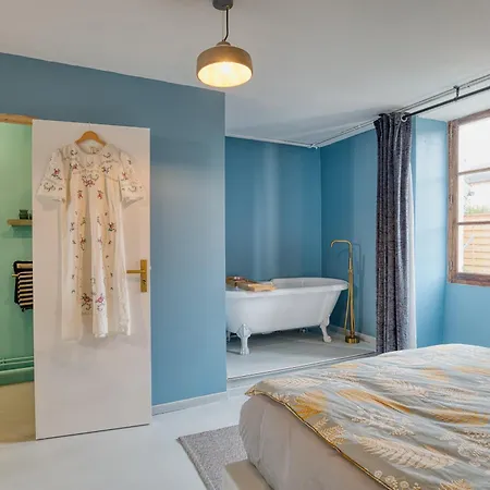 Privee, Bain, Kitchenette, En Champagne 아파트호텔 3*
