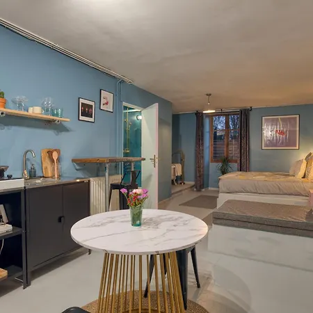 Privee, Bain, Kitchenette, En Champagne 아파트호텔 3*