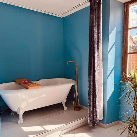 Privee, Bain, Kitchenette, En Champagne 아파트호텔 3*
